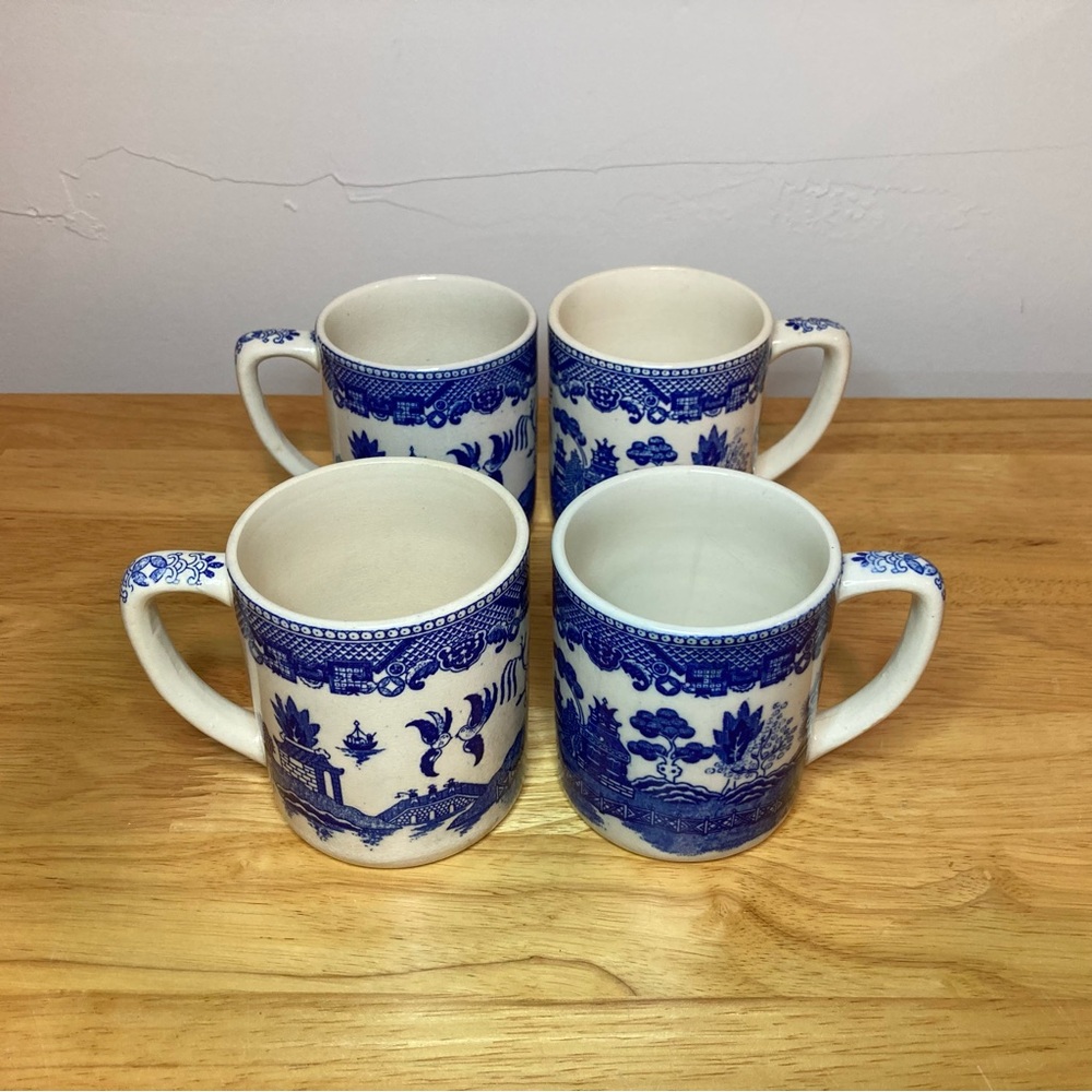 Lot of 4 Blue Willow Coffee Cups Mugs Japan Vintage - Picture 3 of 15